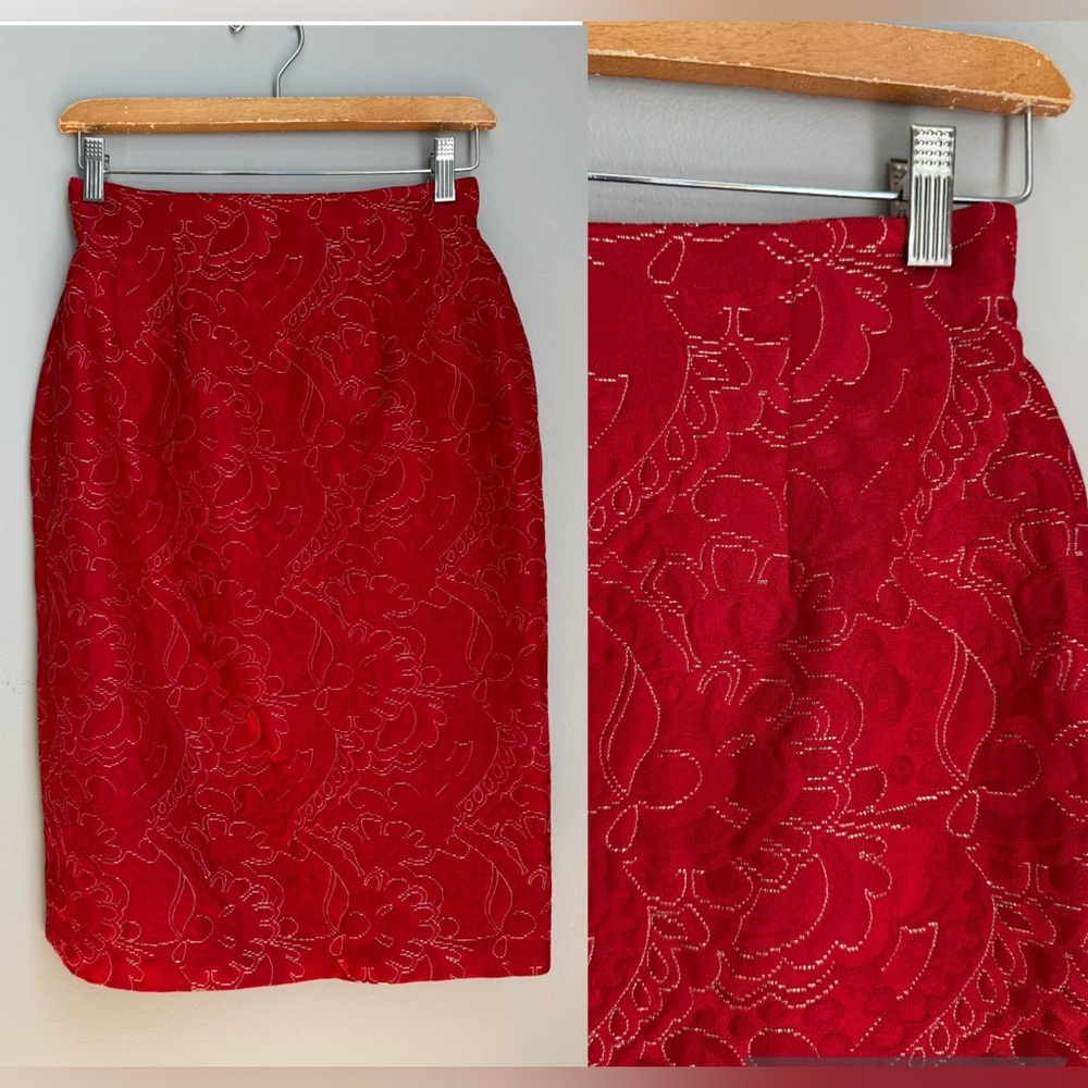 VTG PORTS Elegant Red  Gold Floral Embellishment Pencil Skirt 6, 13 inch waist